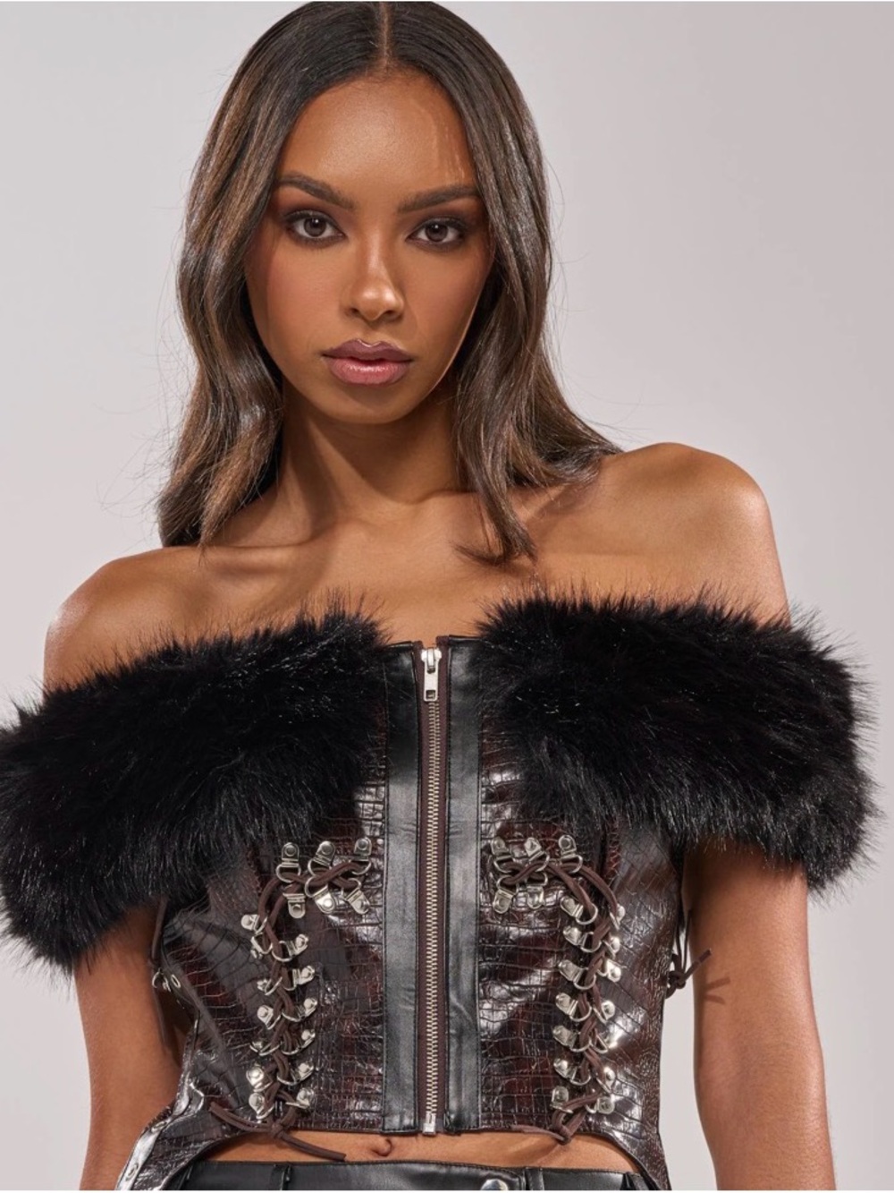 NWT Large Lux Faux-Fur Trim Cropped Corset Jacket - Black